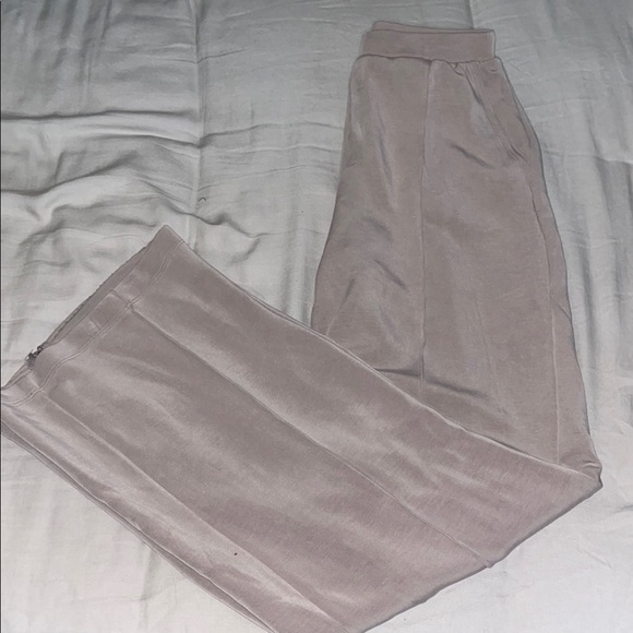 Flowy pants - Picture 1 of 2